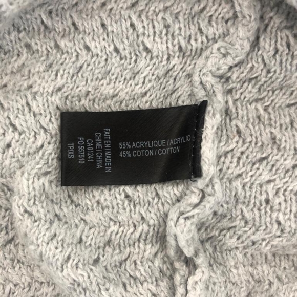 ๐2 for $15๐ Simon's Oversized Grey Sweater - Picture 4 of 4